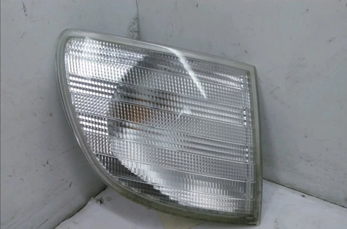 Clignotant droit Mercedes-benz CLASSE V (638-2) V 280 (638.244, 638.294) (1997-2003) occasion