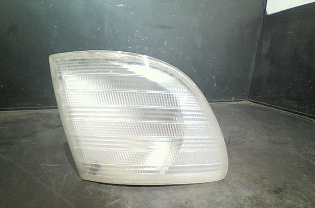 Clignotant droit Mercedes-benz VITO Camionnette (W638) 108 cdi 2.2 (638.094) (1999-2003) occasion