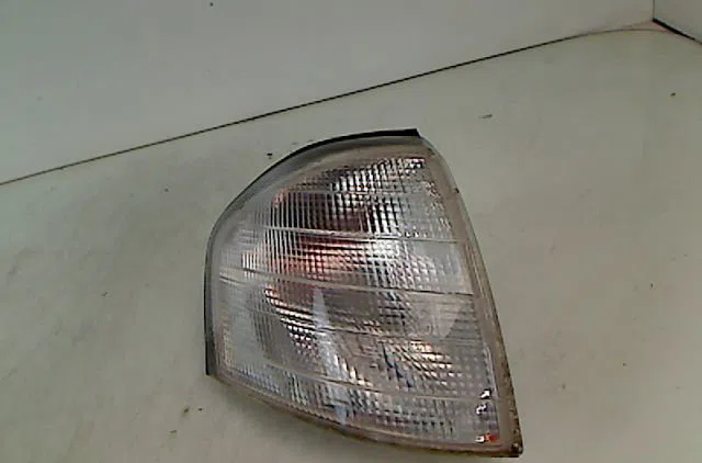 Clignotant droit MERCEDES CLASSE C I 2000 occasion — photo 2