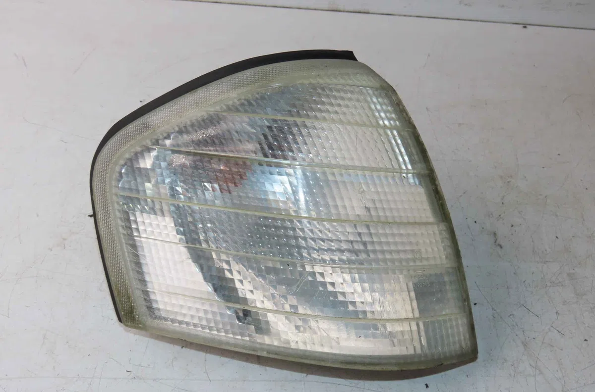 Clignotant droit MERCEDES CLASSE C I occasion — photo 4