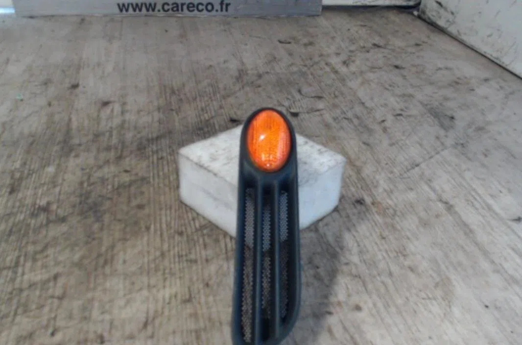 Clignotant droit MINI MINI 1 R50-R53  MINI 1 R50-R53 PHASE 1 occasion