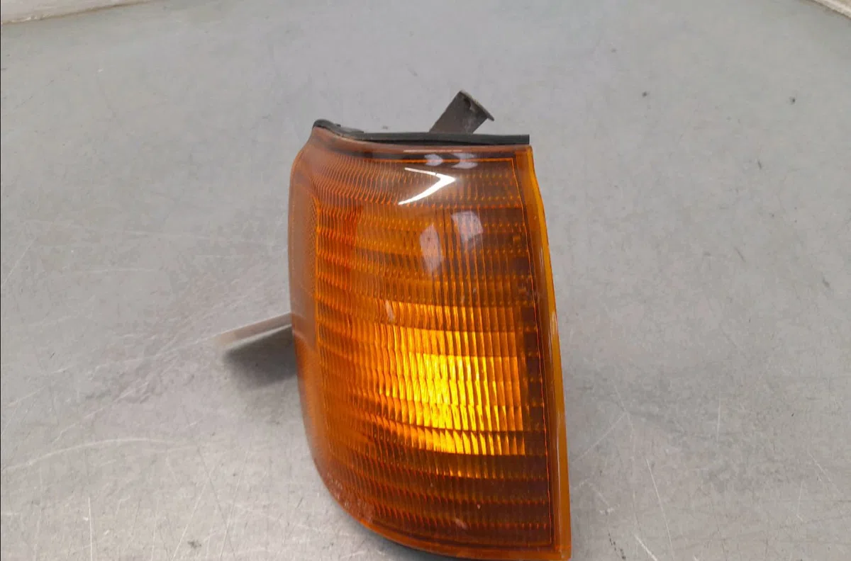 Clignotant droit MITSUBISHI PAJERO II occasion — photo 2