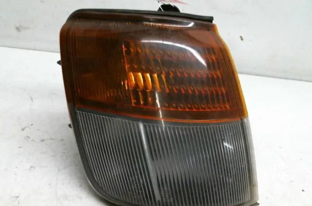 Clignotant droit Mitsubishi PAJERO II (V3_W, V2_W, V4_W) 2.5 td 4wd (v24c, v24w) (1990-1999) occasion