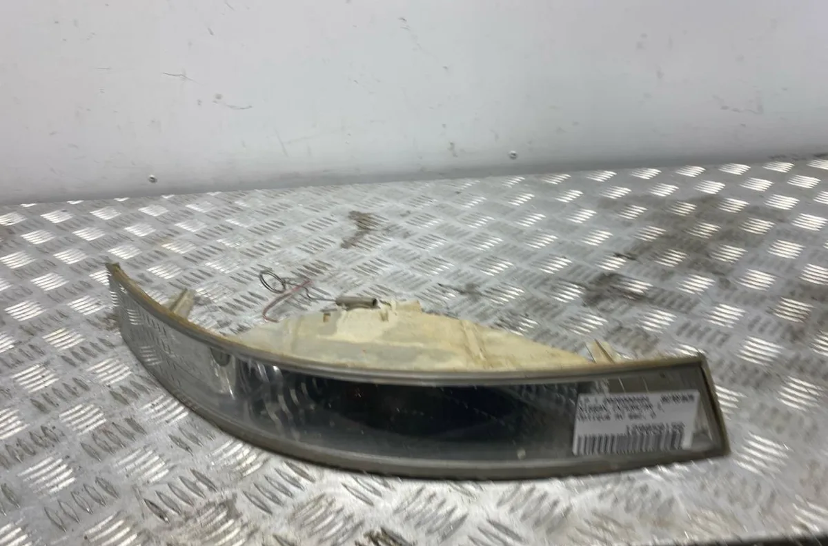 Clignotant droit NISSAN INTERSTAR 1 PHASE 2 occasion