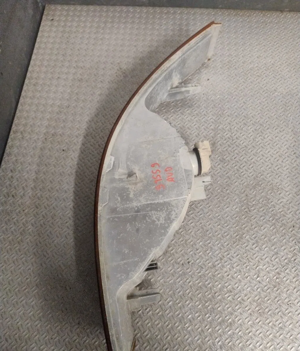 Clignotant droit Nissan INTERSTAR Camionnette (X70) Dci 100 (2003-2006) occasion — photo 4