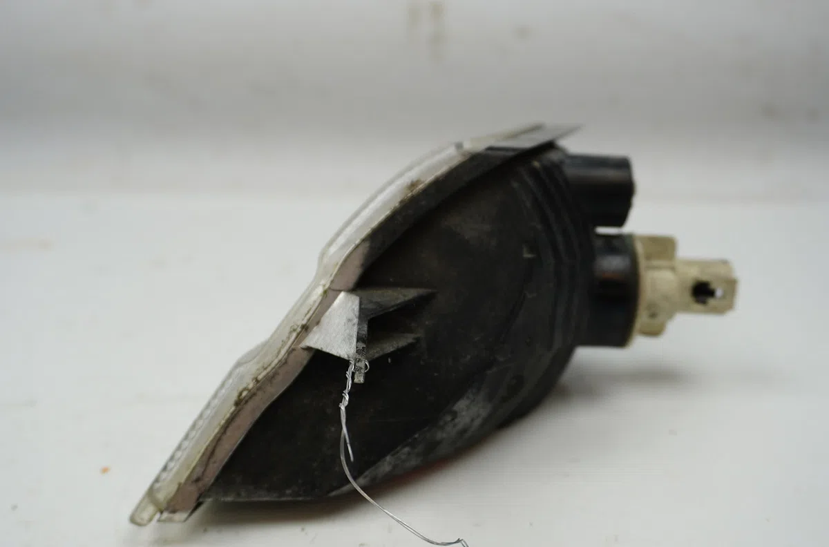 Clignotant droit Nissan MICRA III (K12) 1.2 16v (2003-2010) occasion — photo 3