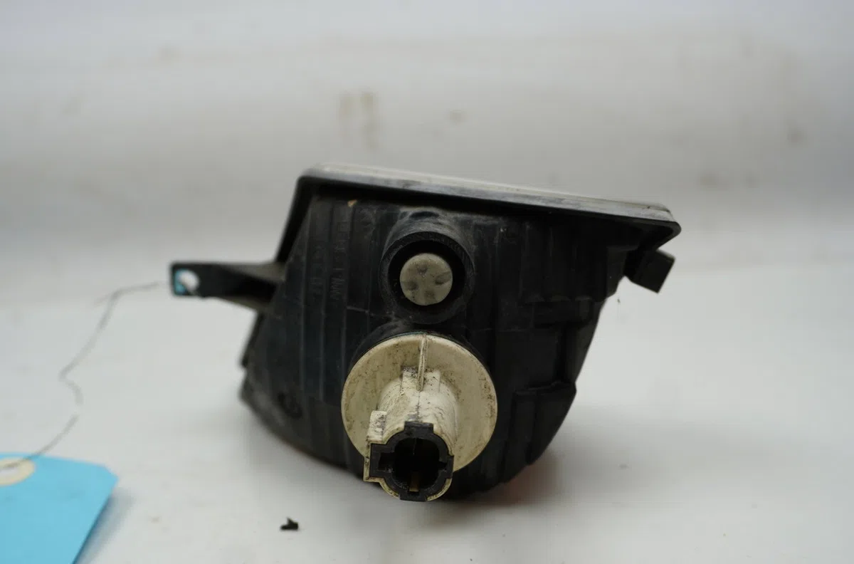 Clignotant droit Nissan MICRA III (K12) 1.2 16v (2003-2010) occasion — photo 4