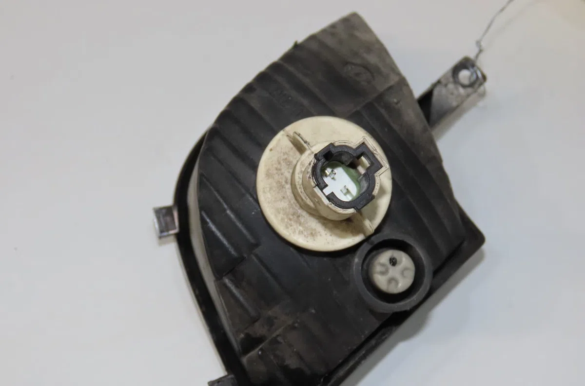 Clignotant droit Nissan MICRA III (K12) 1.4 16v (2003-2010) occasion — photo 3