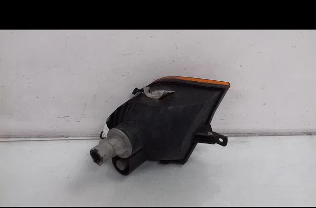 Clignotant droit Nissan MICRA III (K12) 1.5 dci (2003-2010) occasion