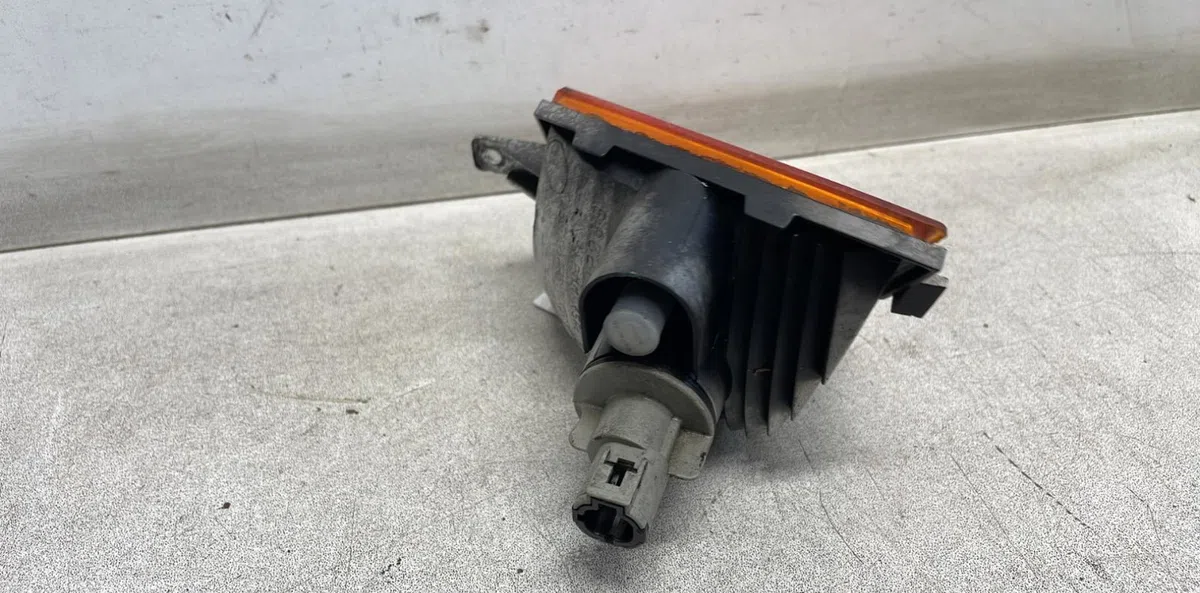 Clignotant droit Nissan MICRA III (K12) 1.5 dci (2003-2010) occasion