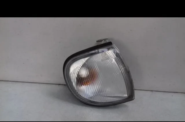 Clignotant droit Nissan SERENA (C23) 1.6 (1993-2001) 5 portes occasion