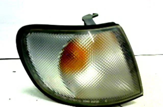 Clignotant droit NISSAN SUNNY occasion
