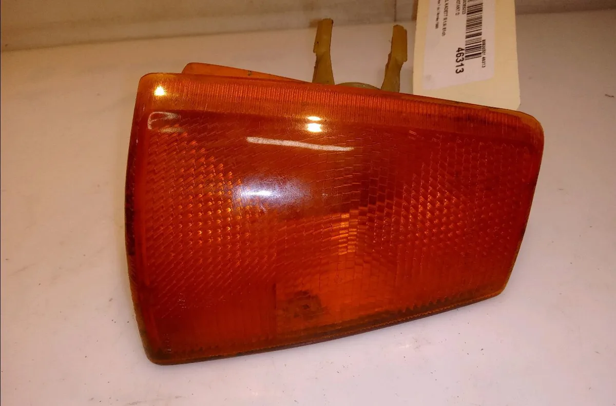 Clignotant droit Opel KADETT E 3-5 portes (T85) 1.6 s (c08, c48, d08, d48) (1986-1991) occasion