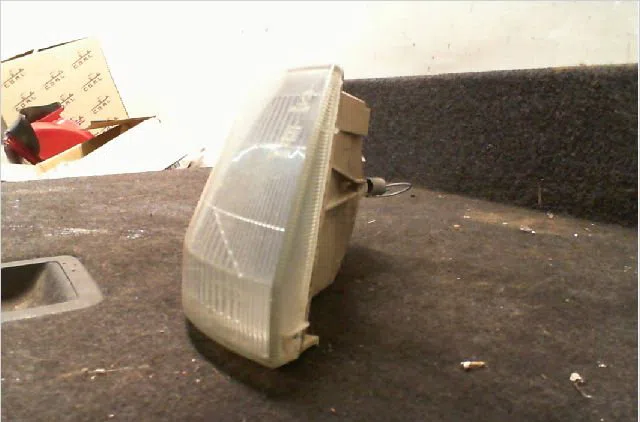 Clignotant droit Peugeot 106 I (1A, 1C) 1.0 (1991-1996) occasion — photo 3