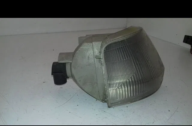 Clignotant droit Peugeot 106 I (1A, 1C) 1.5 d (1994-1996) occasion — photo 2