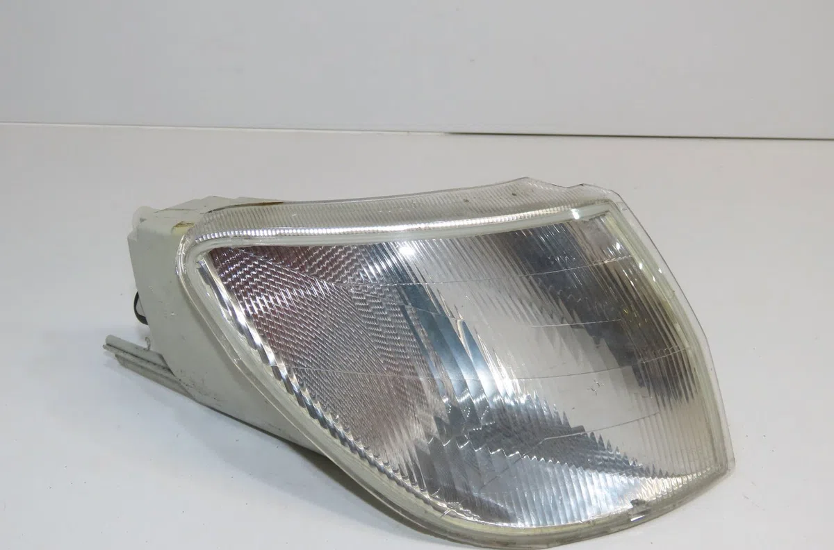 Clignotant droit Peugeot 306 3-5 portes (7A, 7C, N3, N5) 1.4 (1993-2001) 5 portes occasion — photo 2