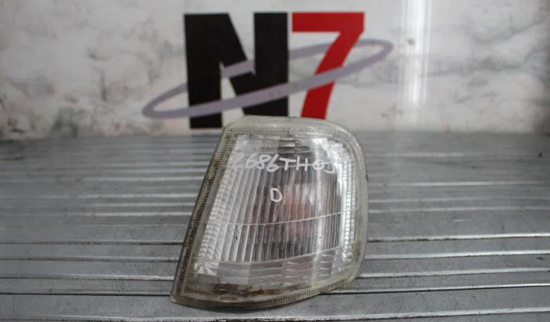 Clignotant droit PEUGEOT 405 PHASE 2 BREAK occasion — photo 3