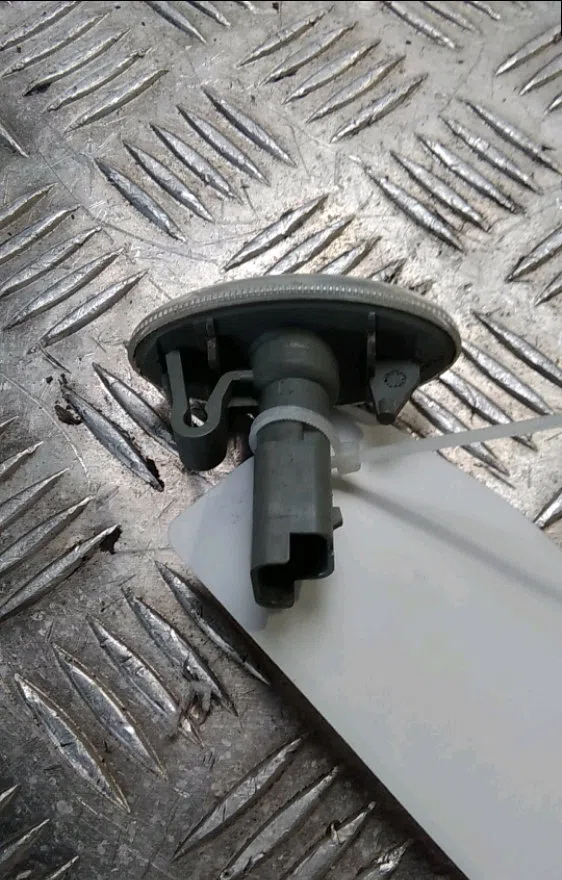 Clignotant droit Peugeot 407 SW (6E_) 2.7 hdi (2005-2010) occasion — photo 2