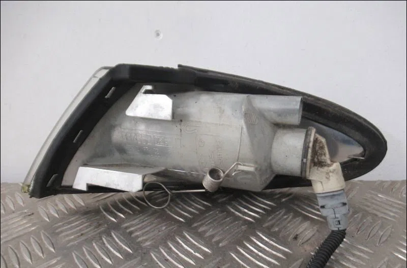 Clignotant droit Renault ESPACE III (JE0_) 2.0 16v (je0n, je0l, je02) (1998-2002) occasion — photo 3