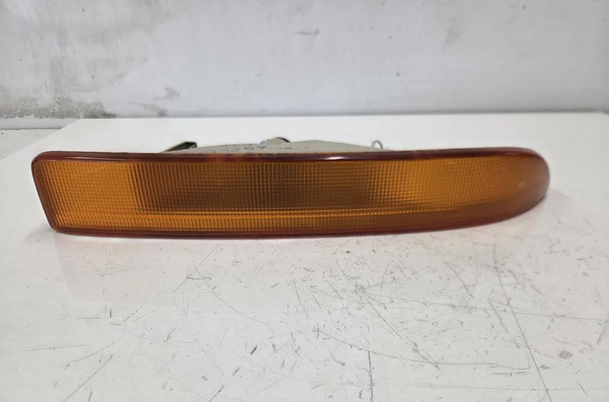 Clignotant droit RENAULT MASTER 2 PHASE 1 occasion — photo 3