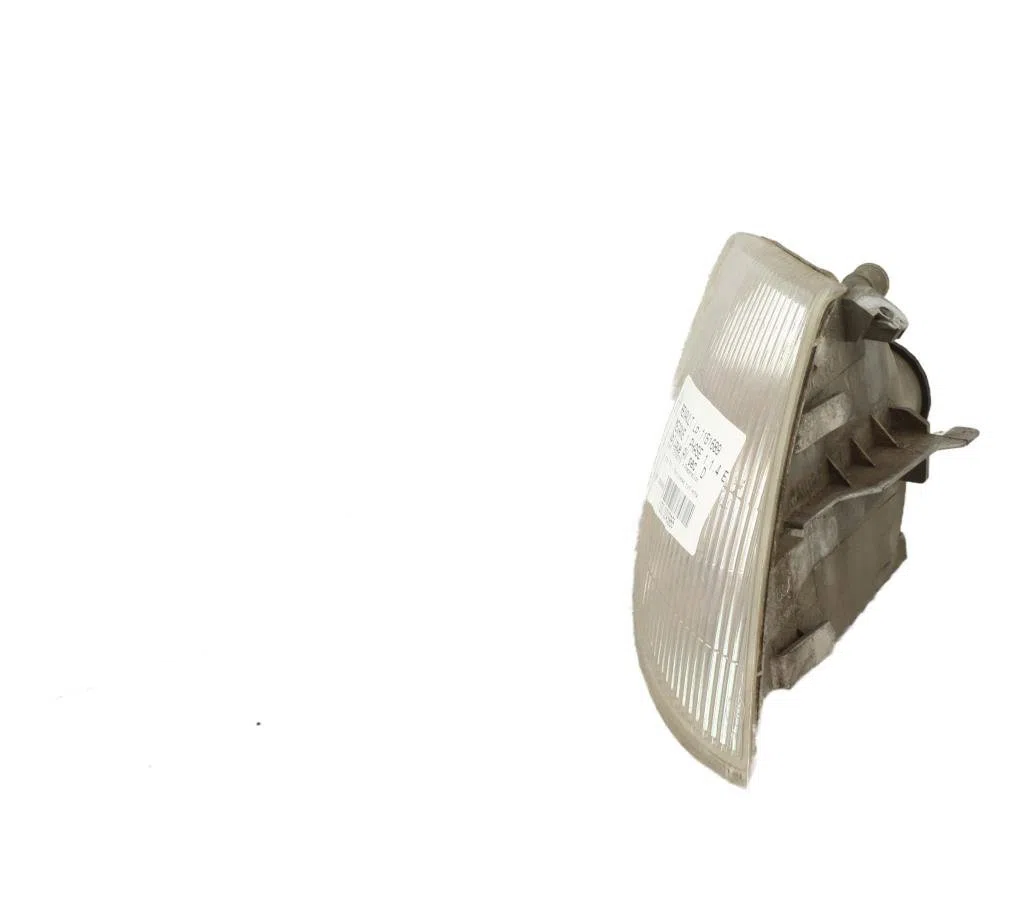Clignotant droit Renault MEGANE I (BA0-1_) 1.4 e (ba0e, ba0v) (1996-2003) occasion — photo 2