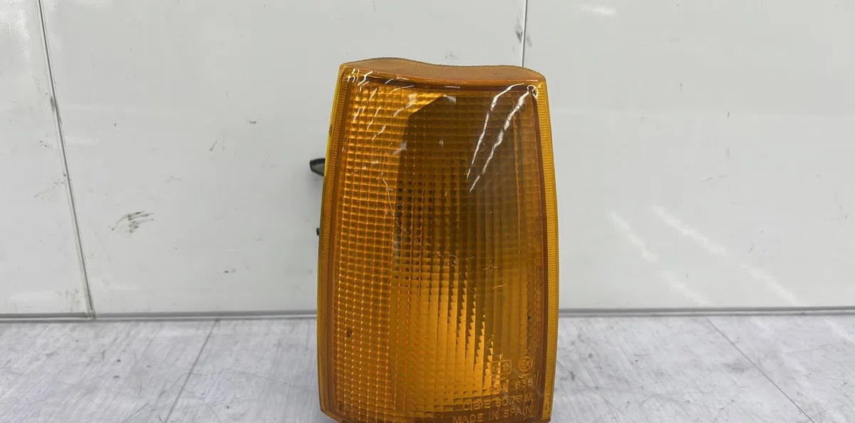 Clignotant droit RENAULT R9 occasion — photo 3