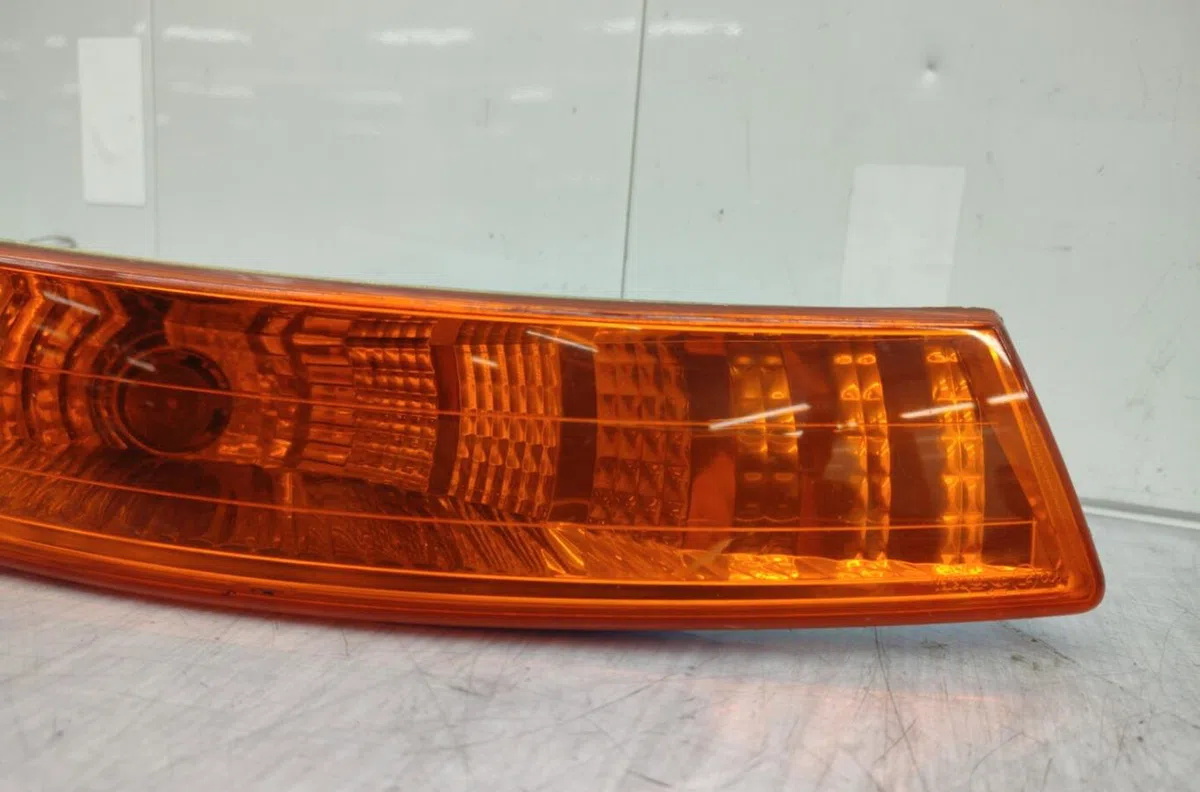 Clignotant droit RENAULT TRAFIC 2 PHASE 1 occasion — photo 3