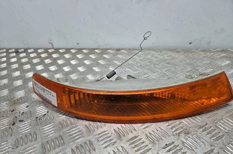 Clignotant droit RENAULT TRAFIC 2 PHASE 1 occasion — photo 3