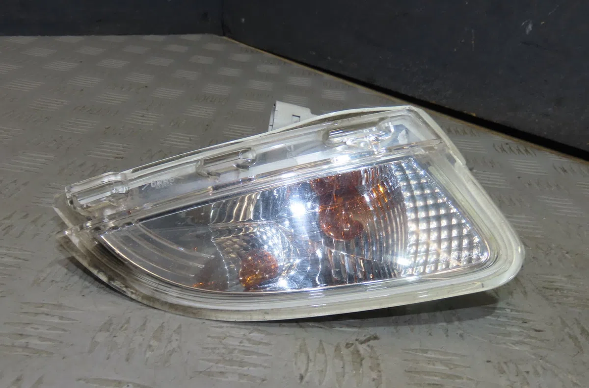Clignotant droit Renault TWINGO II (CN0_) 1.2 16v (cn04, cn0a, cn0b) (2007-2014) 3 portes occasion — photo 3