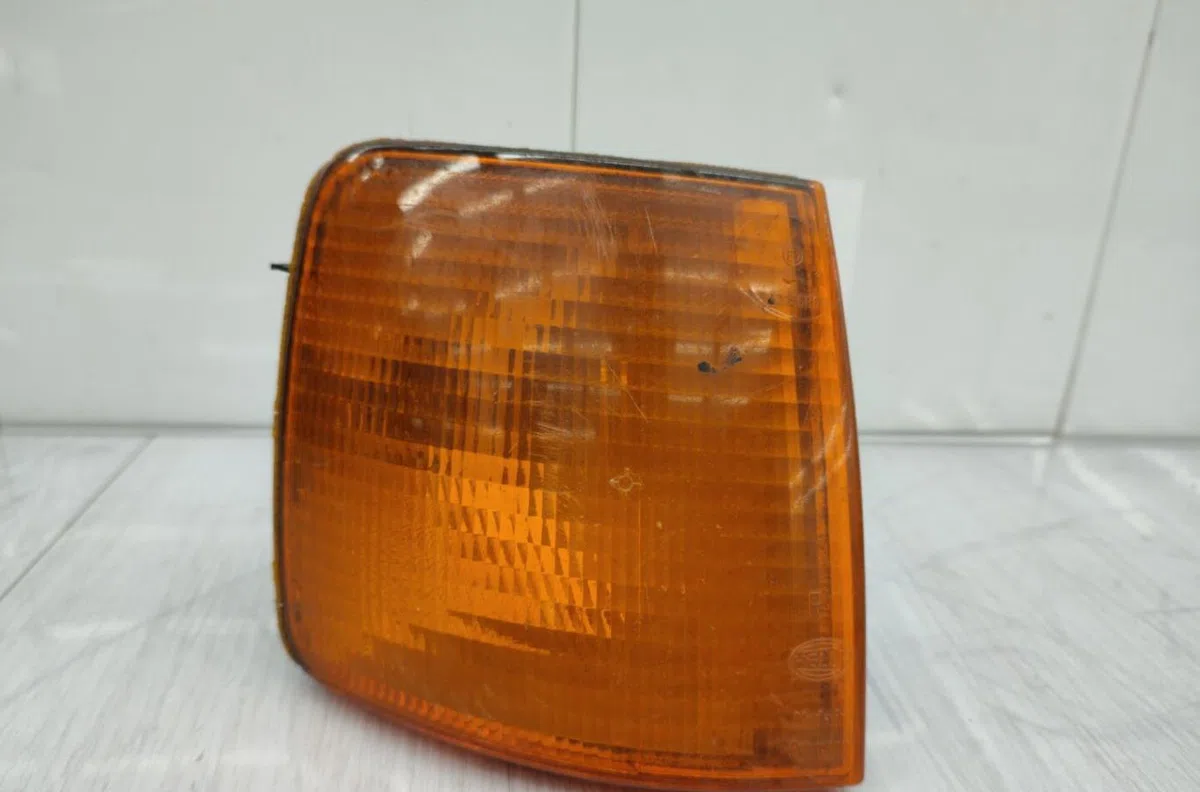 Clignotant droit VOLKSWAGEN PASSAT 3 PHASE 1 occasion