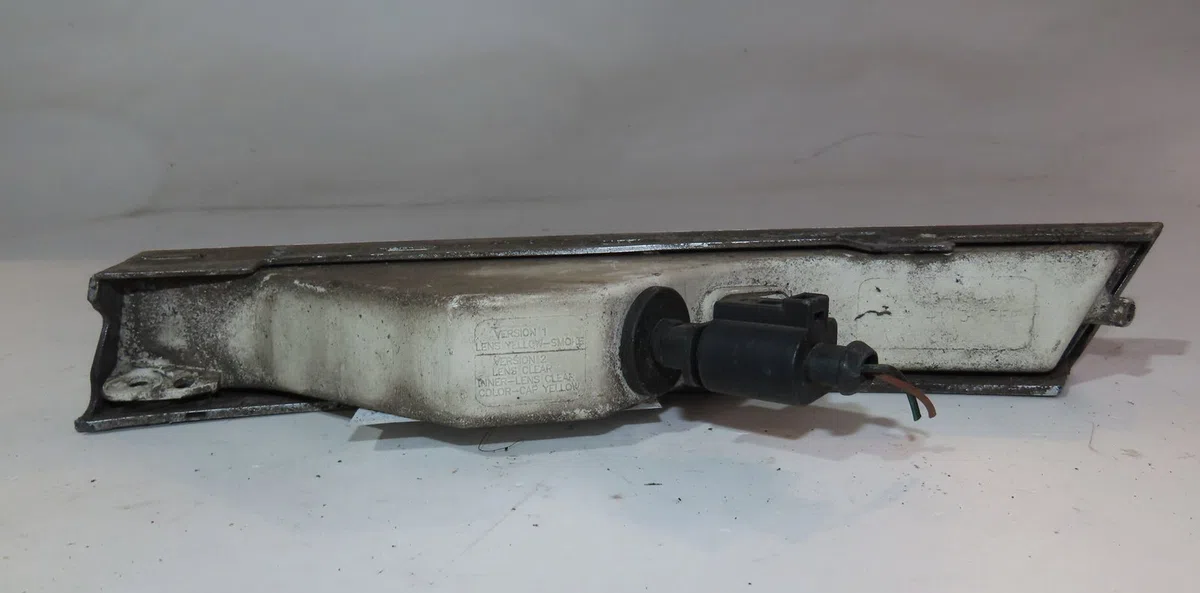 Clignotant droit Volkswagen PASSAT B6 (3C2) 1.9 tdi (2005-2010) 4 portes occasion — photo 2