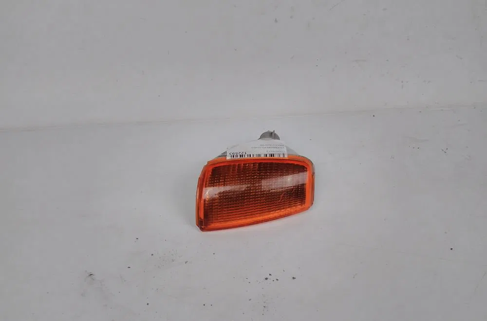 Clignotant droit VOLKSWAGEN POLO 1994 occasion — photo 2