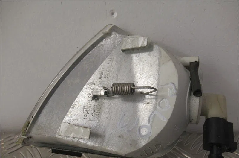 Clignotant droit Volkswagen POLO (6N2) 1.4 (1999-2001) 5 portes occasion — photo 2