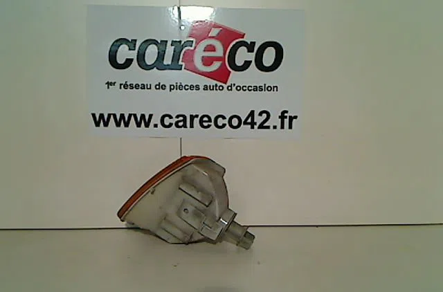 Clignotant droit Volkswagen POLO Coupé (86C, 80) 1.3 cat (1987-1994) occasion — photo 2