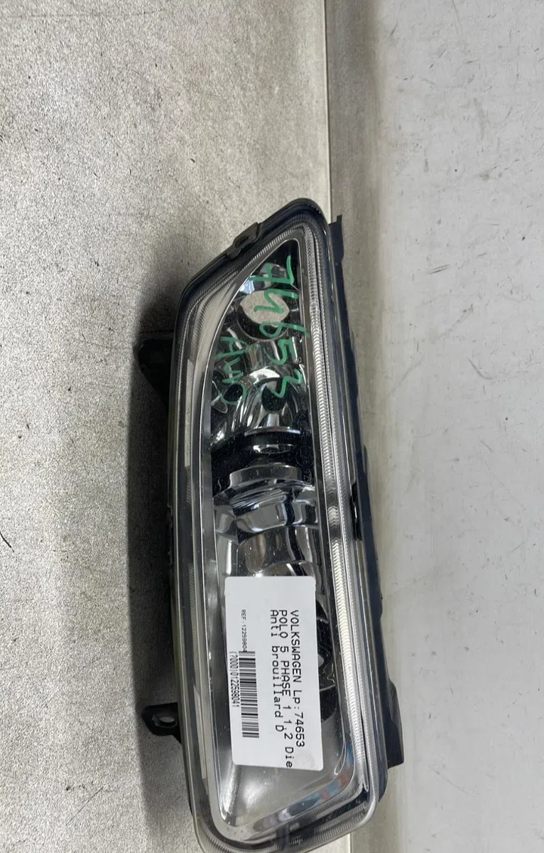Clignotant droit Volkswagen POLO V (6R1, 6C1) 1.2 tdi (2009) 5 portes occasion — photo 2
