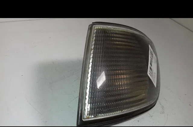 Clignotant gauche Audi A6 C4 (4A2) 2.5 tdi (1994-1997) occasion — photo 2