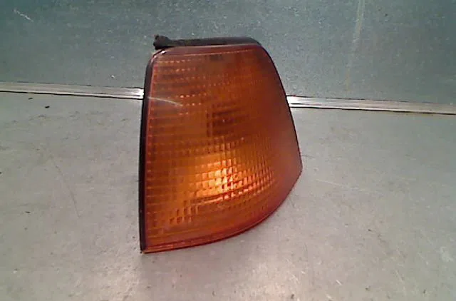 Clignotant gauche Bmw 3 (E36) 318 tds (1995-1998) occasion — photo 2