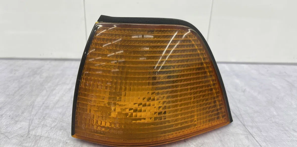 Clignotant gauche BMW SERIE 3 E36 occasion — photo 2