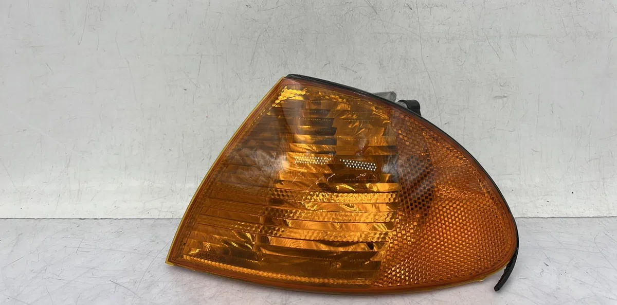 Clignotant gauche BMW SERIE 3 E46 PHASE 1 occasion — photo 2