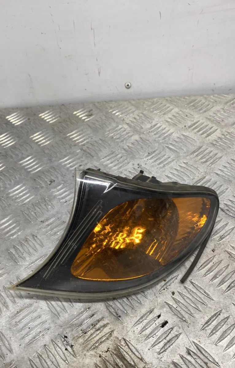 Clignotant gauche BMW SERIE 3 E46 PHASE 2 occasion — photo 3