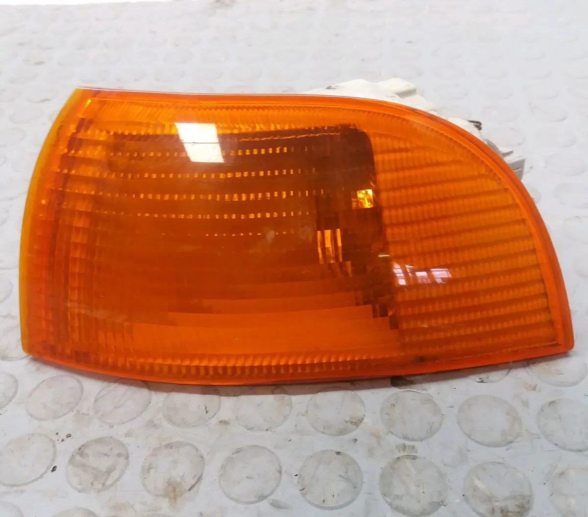 Clignotant gauche Fiat PUNTO (176_) 60 1.2 (176ap, 176ar, 176aq, 176bb) (1993-1999) occasion