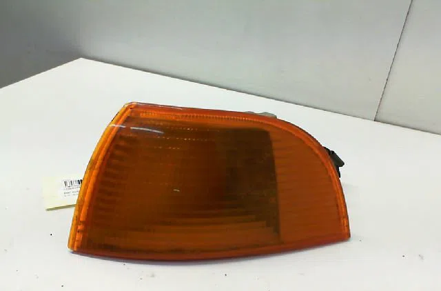 Clignotant gauche FIAT PUNTO I Phase 1 11-1993--10-1999 1.2i 60ch occasion — photo 2
