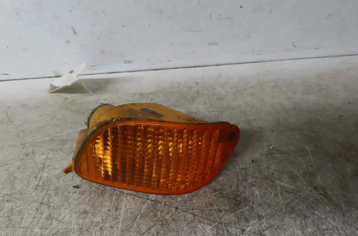 Clignotant gauche FORD FOCUS I occasion — photo 2