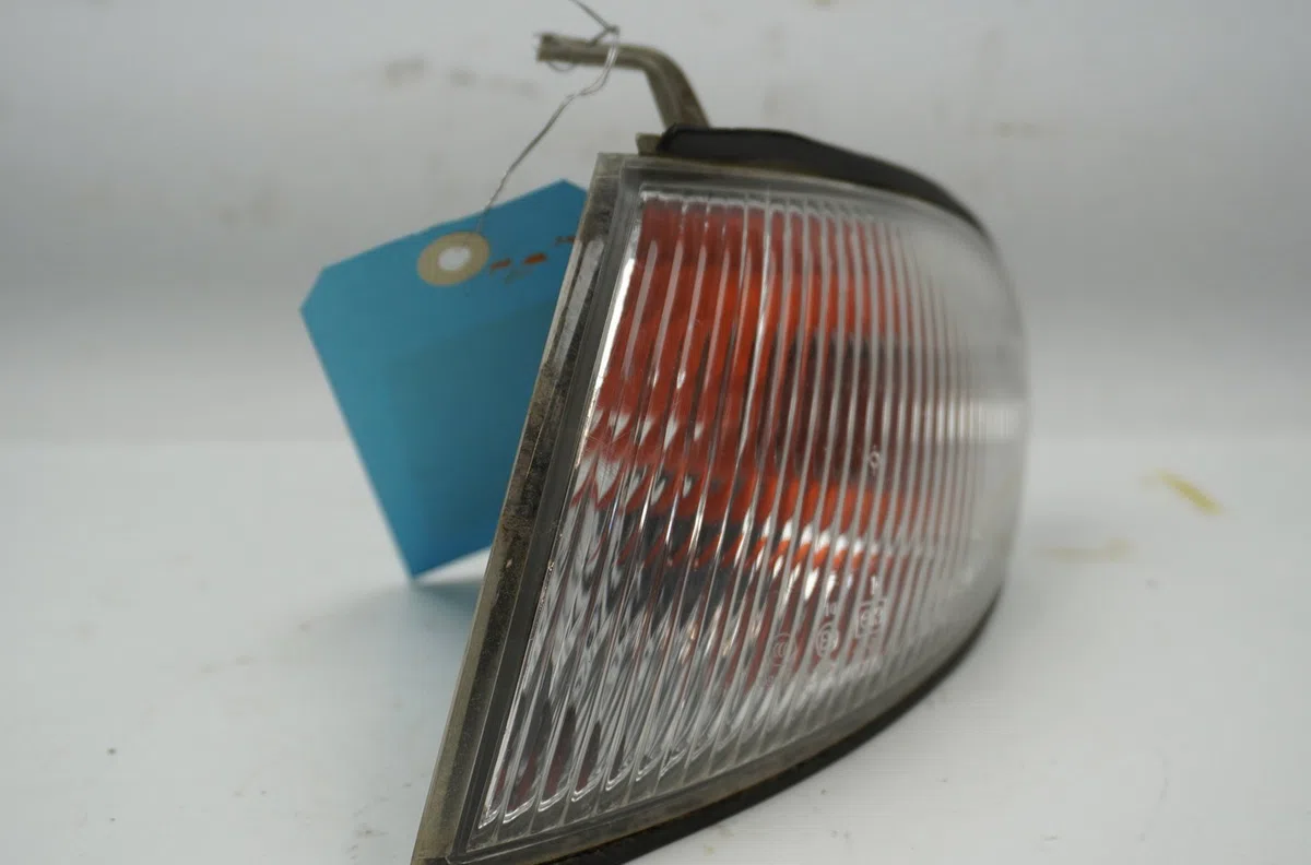 Clignotant gauche Hyundai PONY I (X-3) 1.3 i 12v (1994-2000) occasion — photo 2