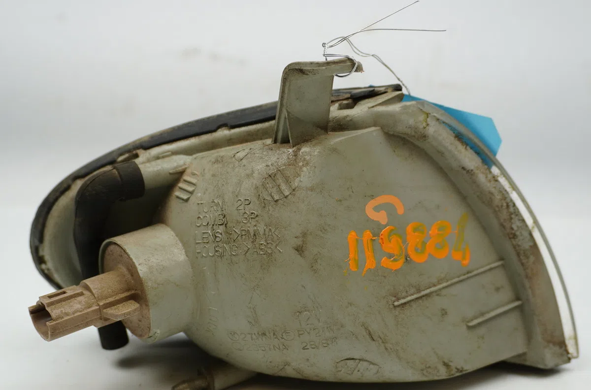 Clignotant gauche Hyundai PONY I (X-3) 1.3 i 12v (1994-2000) occasion — photo 4