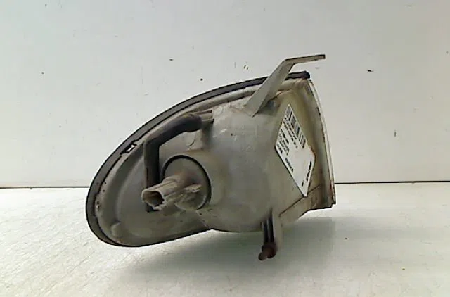 Clignotant gauche HYUNDAI PONY III 1998 occasion — photo 2