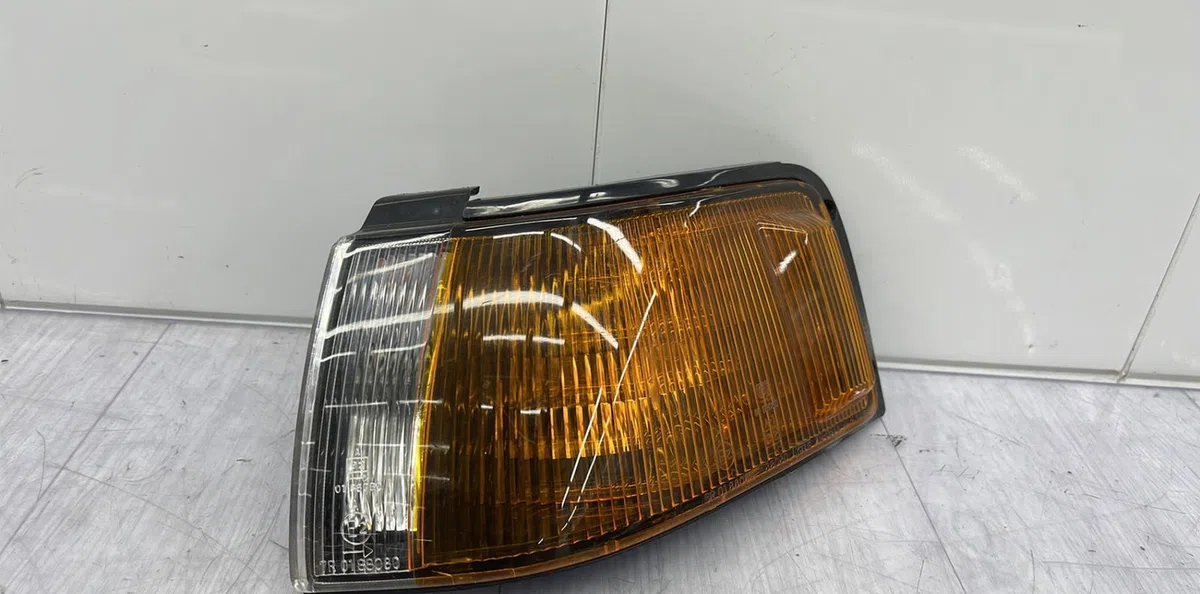 Clignotant gauche MAZDA 323 4 PHASE 2 occasion