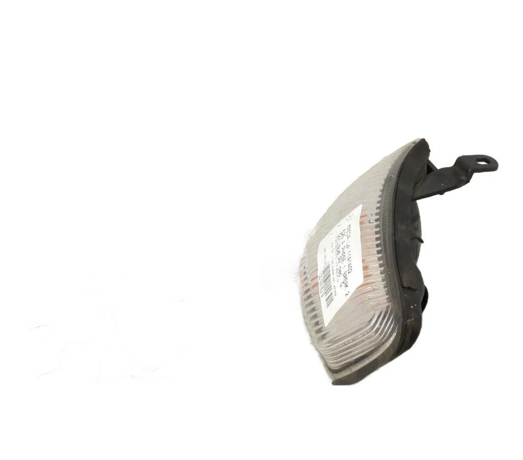 Clignotant gauche Mazda 626 V Break (GW) 2.0 turbo di (gwfw) (1998-2002) occasion — photo 3