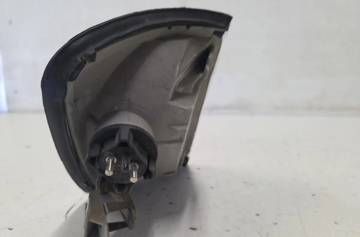 Clignotant gauche MERCEDES 300 W124 PHASE 1 occasion — photo 3