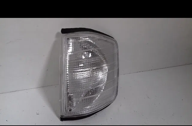 Clignotant gauche Mercedes-benz 190 (W201) 2.0 (201.023) (1986-1990) occasion — photo 2